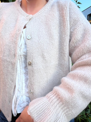 Alpacka stickad jacka Rosa med volangärmar