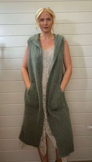 HYGGENULE VÄST HILLA med huva