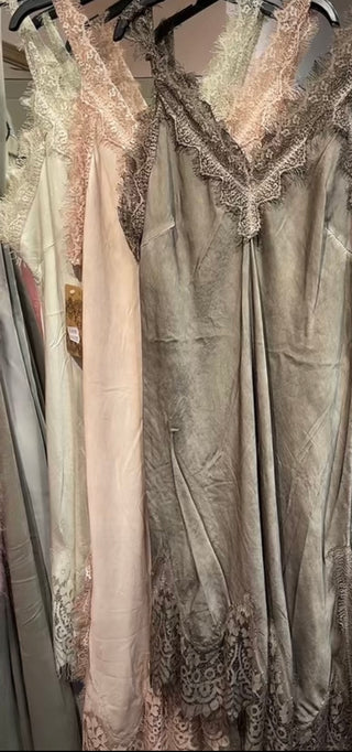 Pitsiviskoosi mekko Emily