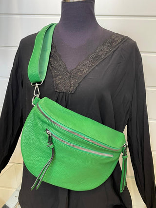 Vyölaukku (fake leather)