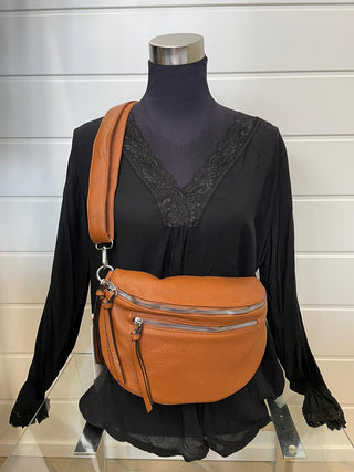 Vyölaukku (fake leather)