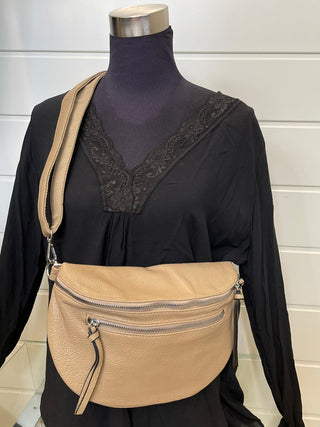 Vyölaukku (fake leather)